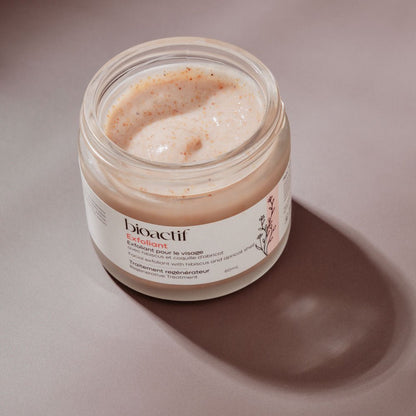 Exfoliant Visage Naturel à l’Hibiscus et Coquille d’Abricot – Éclat & Hydratation - Bio - Actif