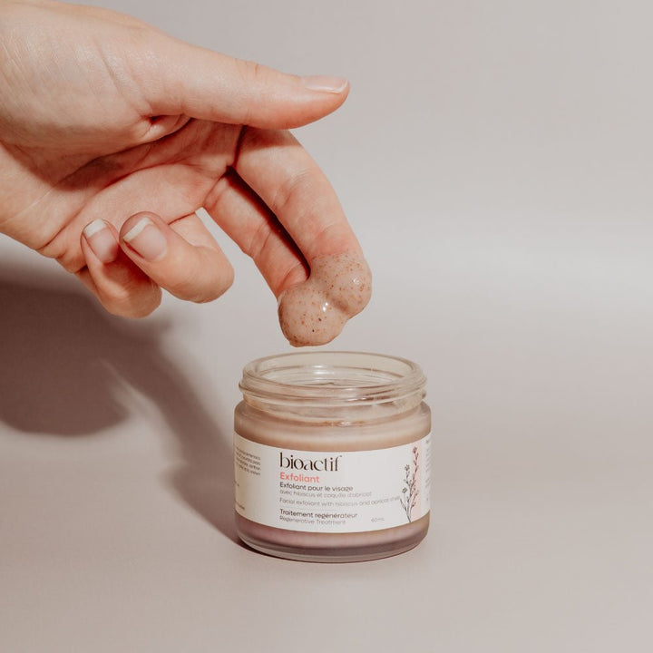 Exfoliant Visage Naturel à l’Hibiscus et Coquille d’Abricot – Éclat & Hydratation - Bio - Actif